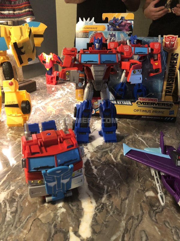 Transformers Siege War For Cybertron Preview Wave 1  (94 of 103)